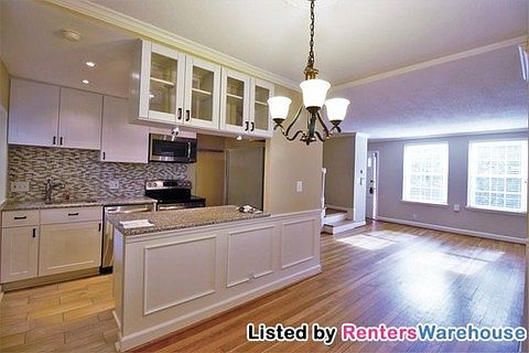 4th image of 4886A 28th St S