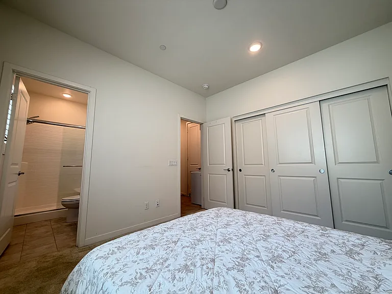 E Scarlett Ln — Photo 2