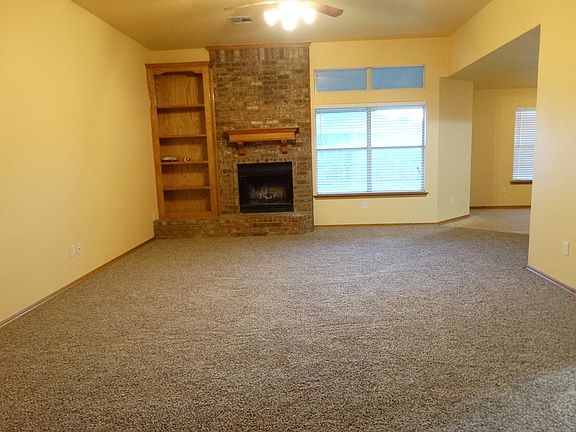 4th image of 712 Eastview Dr