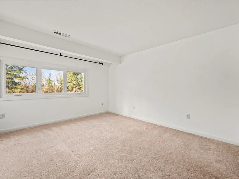 18 Dutton Place Way #18 — Photo 13