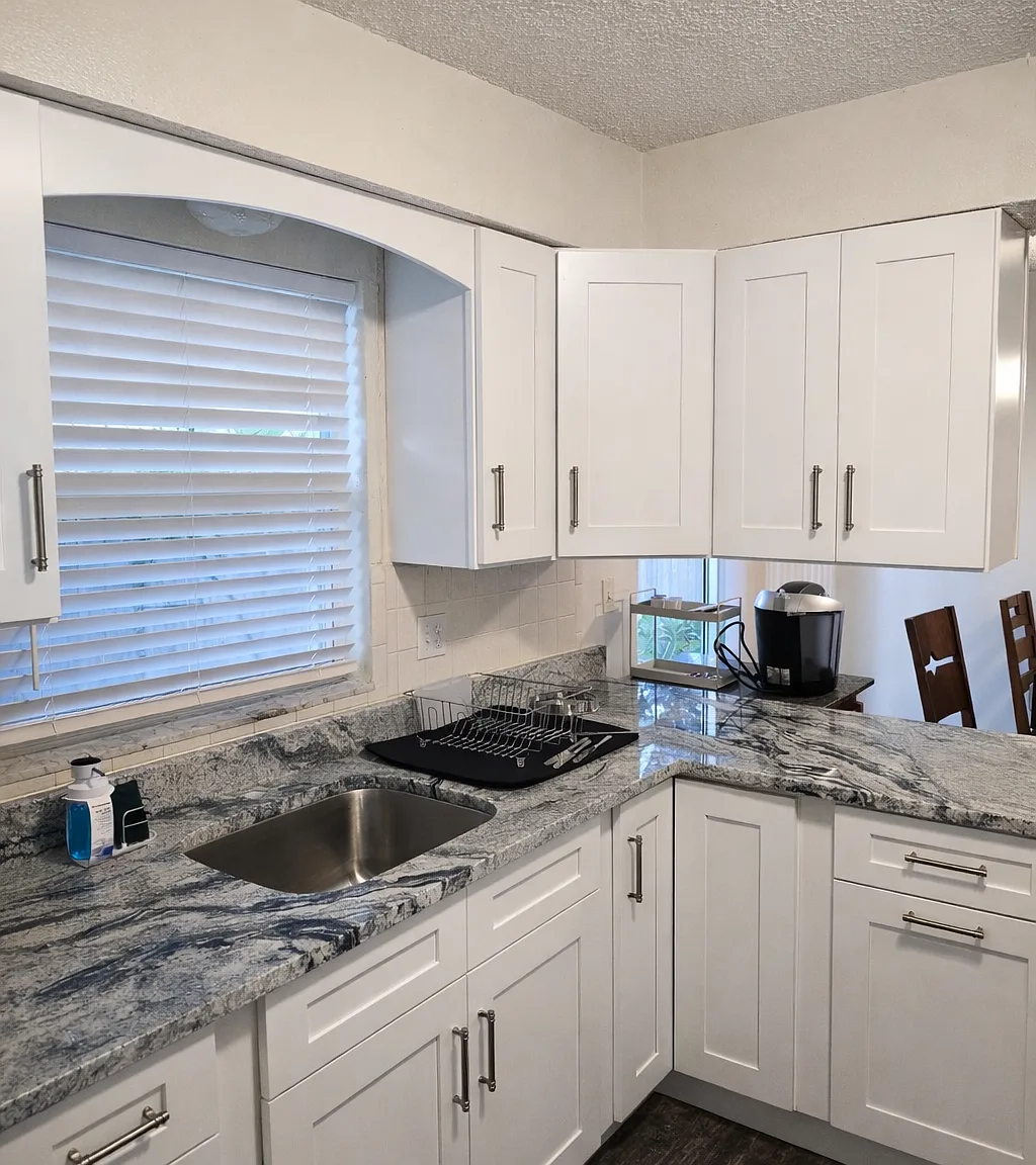 2 bed, 950 sqft, $2,000 — Photo 4