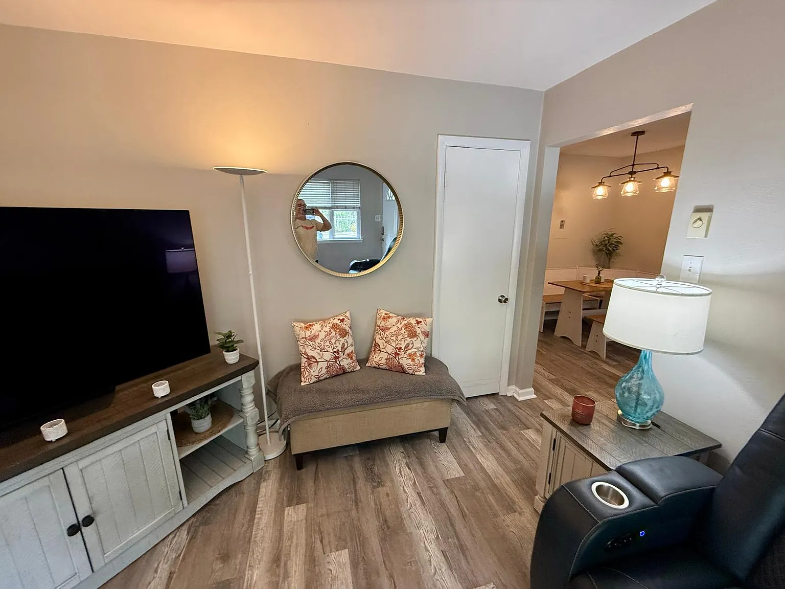 2 bed, 885 sqft, $2,500 — Photo 3