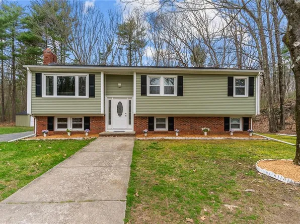 133 Brown Ave, Johnston, RI 02919