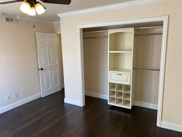 2421 Lakeview Cir — Photo 20