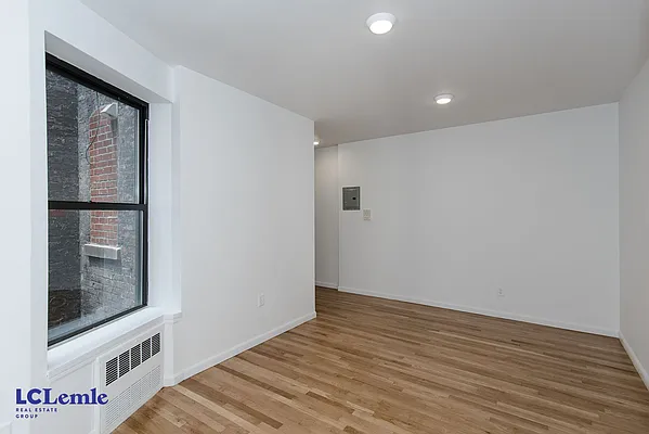 Rented by LC Lemle Real Estate Group | media 20