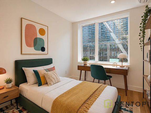 4th image of 87 Montrose Ave #2S
