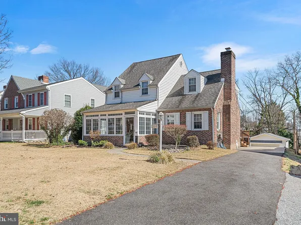 310 Manor Cir, Milmont Park, PA 19033