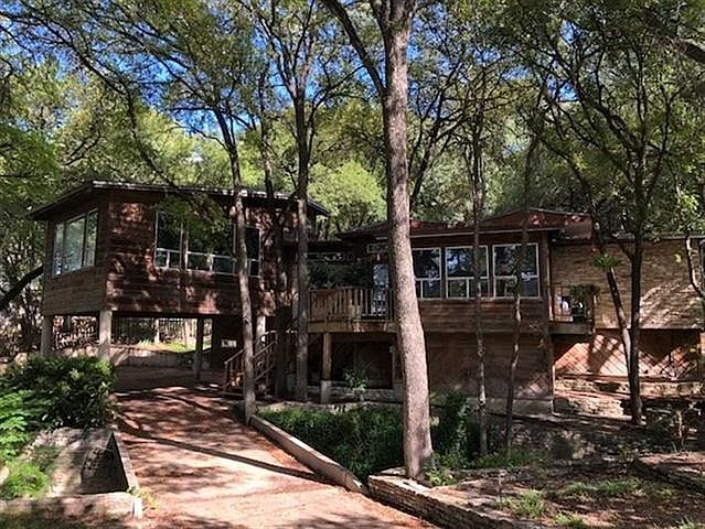 2nd image of 1007 Azie Morton Rd