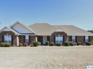 16802 Bellewood Dr, Athens, AL 35613
