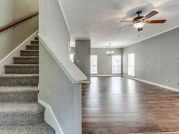 4th image of 15758 KNOLLCLIFF