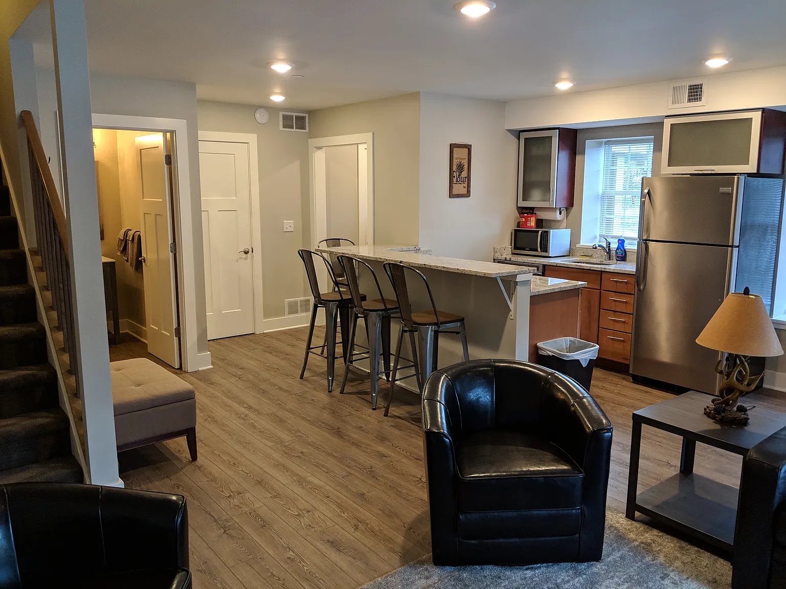 1 bed, 940 sqft, $2,000 — Photo 2