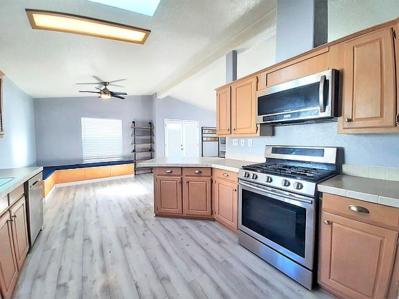 4th image of 21851 Newland St Spc 86