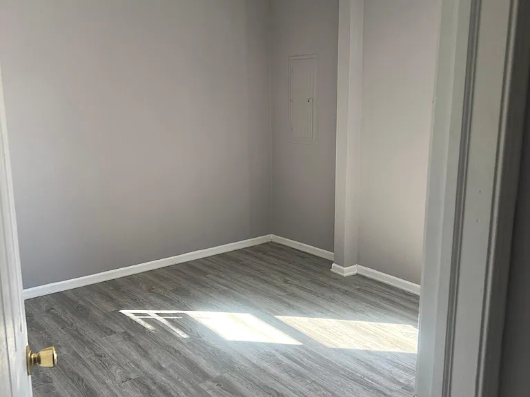 18351 Oak Park Ave — Photo 8