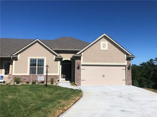 4810 Stonebridge Dr W, Saint Joseph, MO 64505