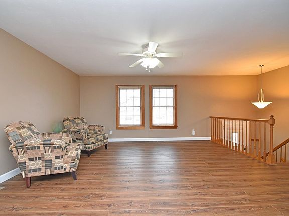 3rd image of 1465 Windsong Ct