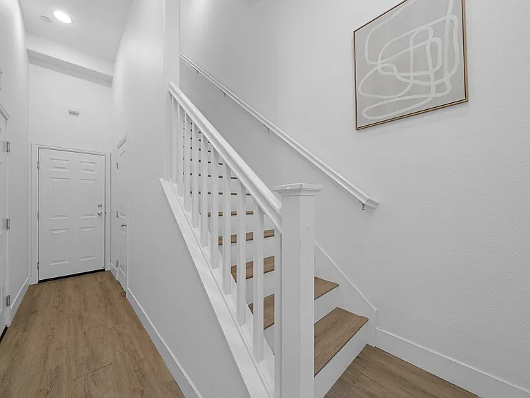 1469 W San Carlos St — Photo 5