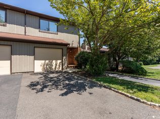 28 Arrowsmith Ct, Matawan, NJ 07747