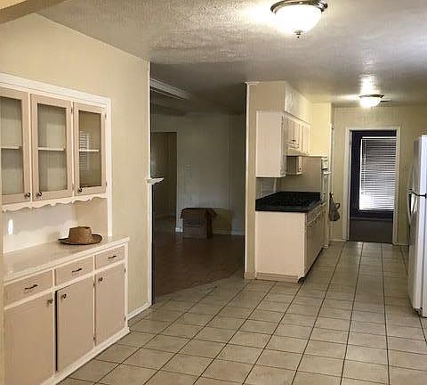 4th image of 3401 O'Henry Dr