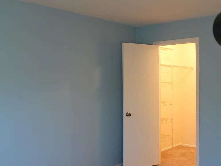 1054 Deerpath Ct — Photo 13