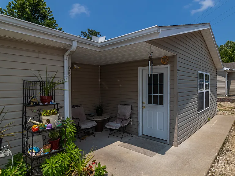 93 Sutton Dr — Photo 9