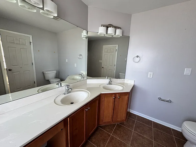 207 Bennington Dr — Photo 50