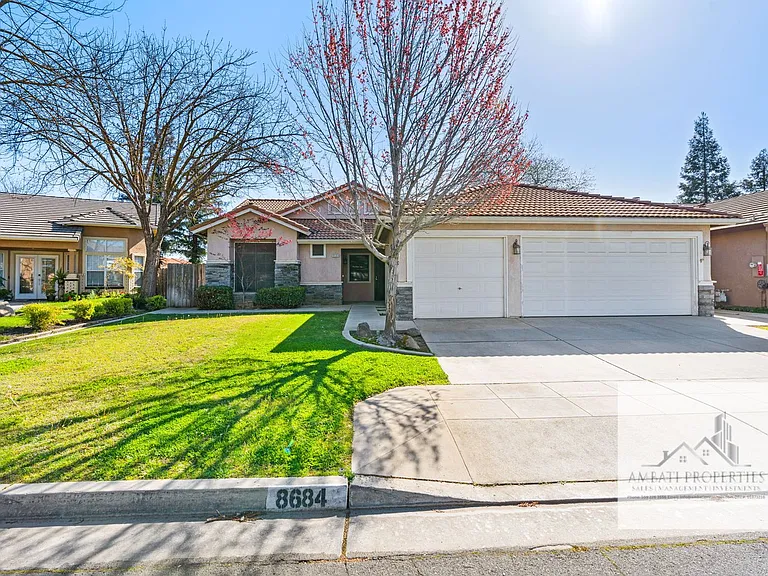 8684 N Recreation Ave — Photo 1