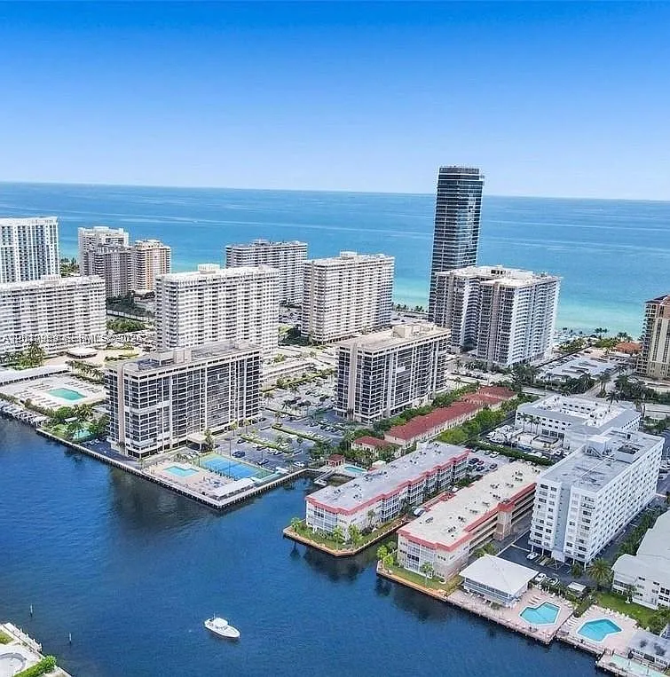 Building Photo - 2097 S Ocean Dr #305