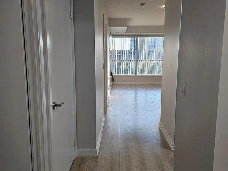151 Village Green Sq #506 — Photo 10