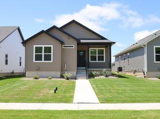 129 Axlewood Dr, Waterloo, IA 50701