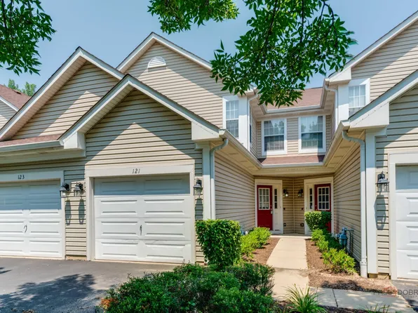 121 Polaris Dr, Lake In The Hills, IL 60156