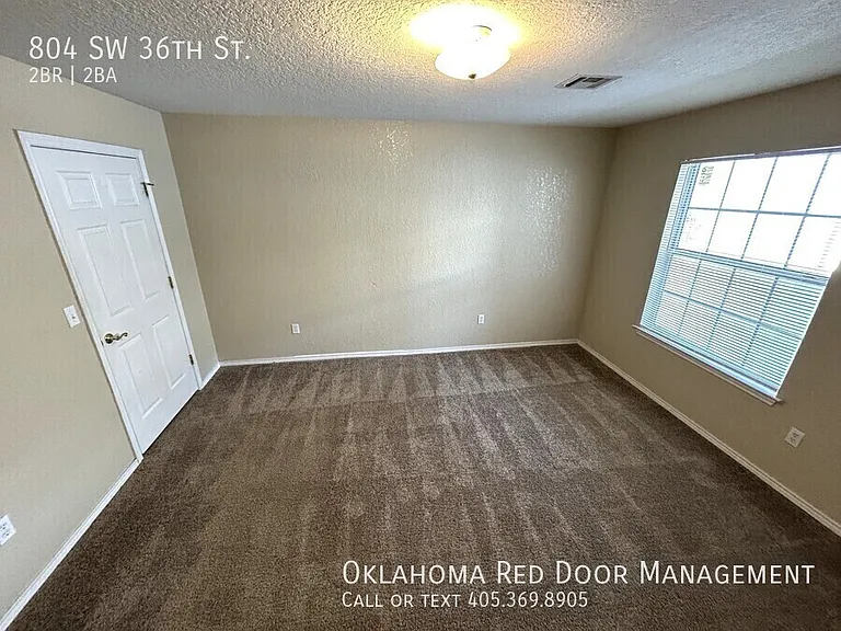 804 SW 36th St — Photo 9