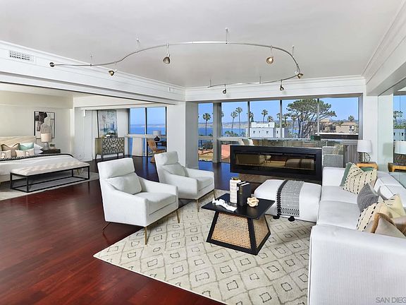 3rd image of 939 Coast Blvd Unit 8G
