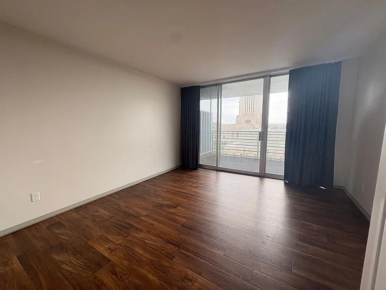 Sky Park Apartments — Photo 53