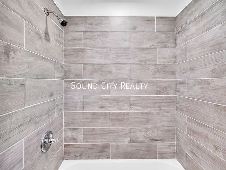 3232 Hinkle Dr — Photo 9