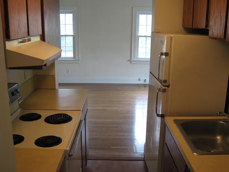 1704 Market Ave N #3 — Photo 9