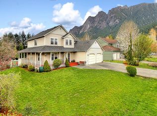 716 NE 10th St, North Bend, WA 98045