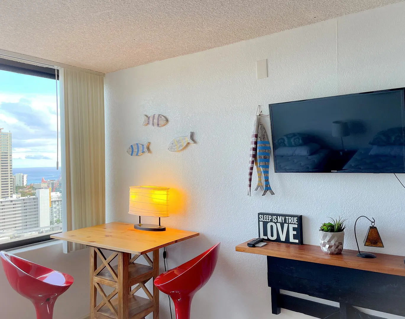 Cozy Hawaiian Monarch Studio — Photo 4