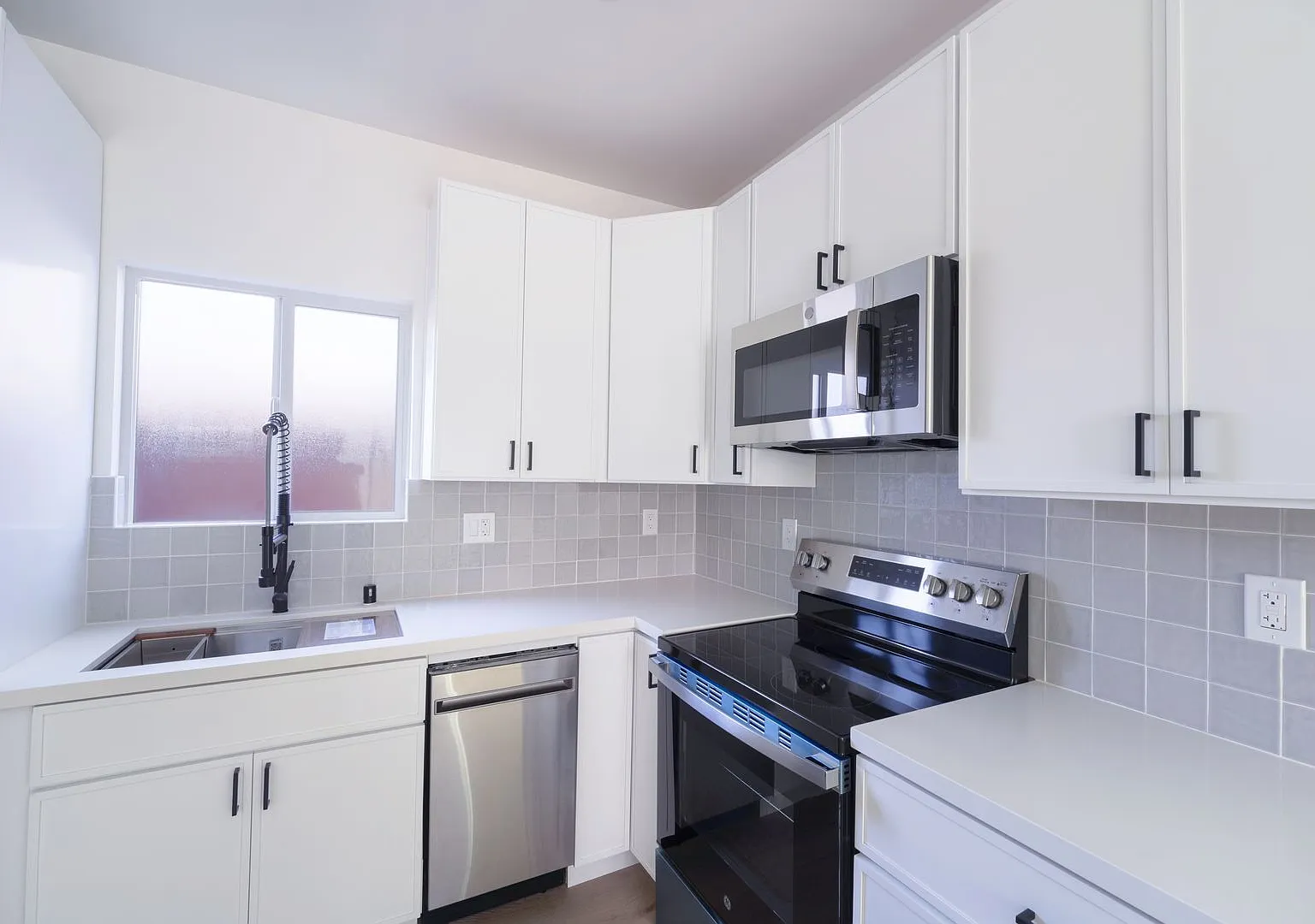 2860 Webster Ave — Photo 3