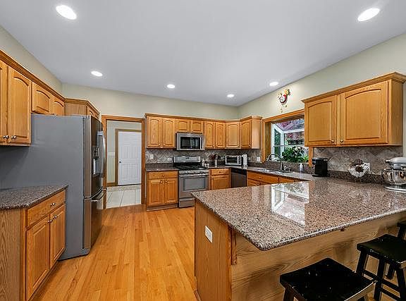 5th image of 3119 Tall Grass Dr
