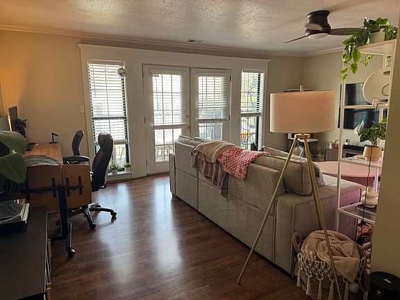 3rd image of 4727 Jarboe St APT 25