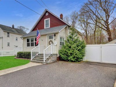 31 Edwards, Huntington Station, NY, 11746