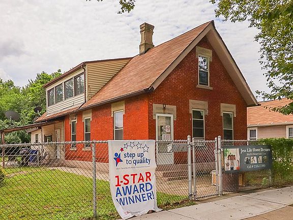 3rd image of 3065 Erin Ave
