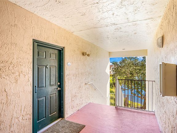 5th image of 1610 N 42nd Cir APT 304