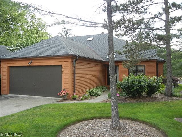 1st image of 928 Hemlock Ln