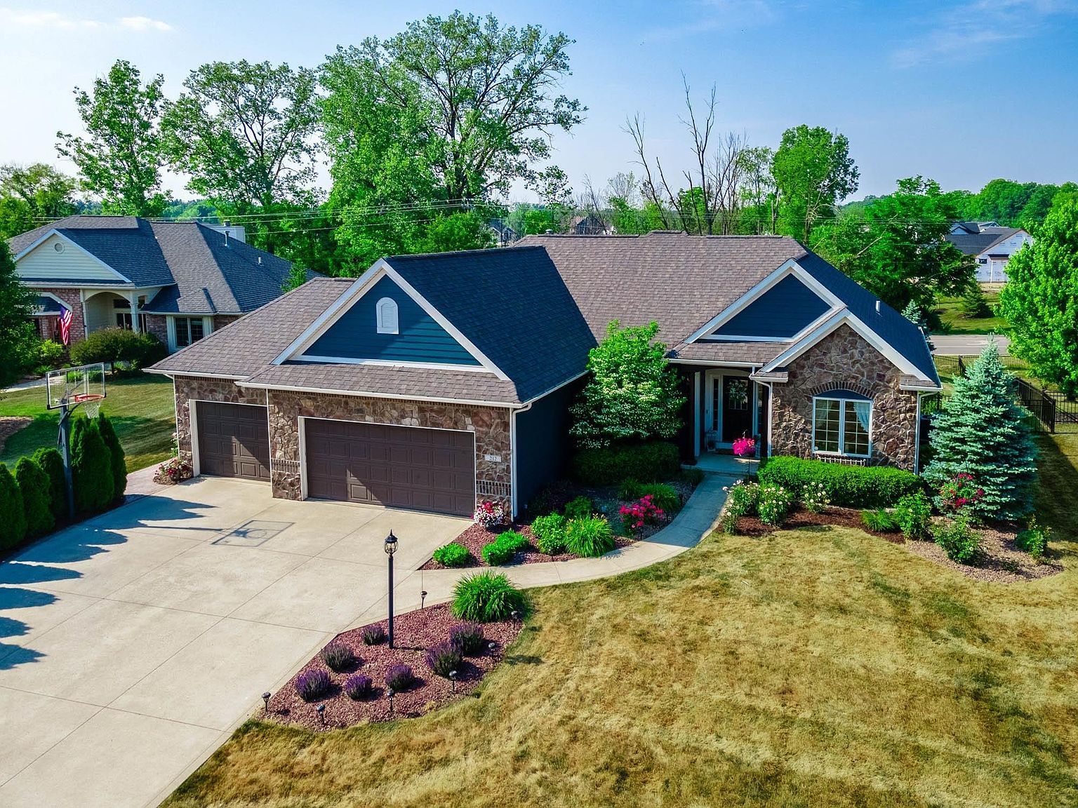 212 Creekside Ct W, Huntertown, IN 46748 Zillow