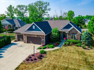 212 Creekside Ct W, Huntertown, IN