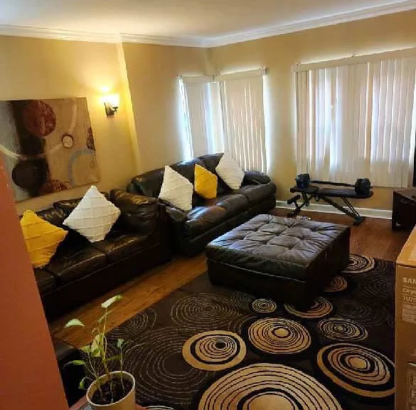 6121 N Mozart St #1 — Photo 2