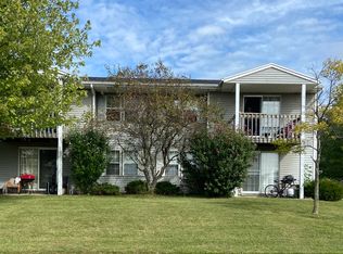 457 Stratford Way APT 3, Holland, MI 49423