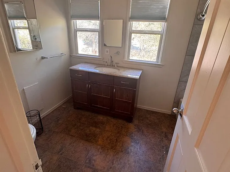 567 Hathway Ave — Photo 4