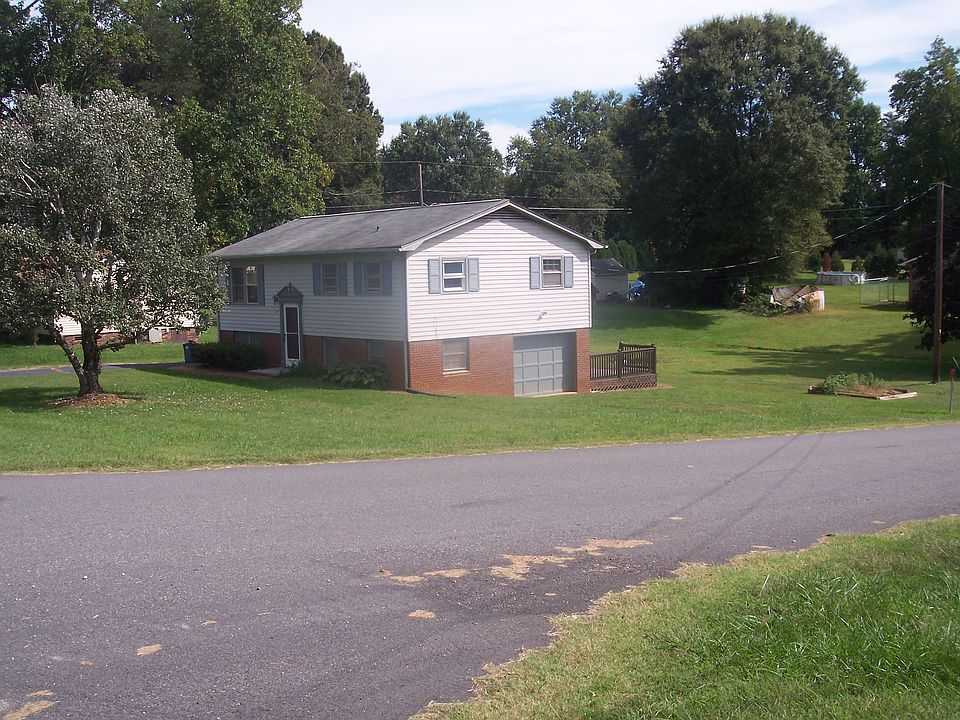 1st image of 141 Crosswhite Ln